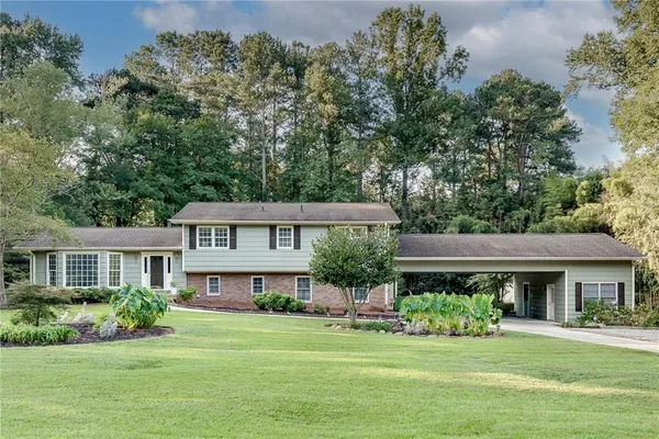 1660 NORTHWOODS DR