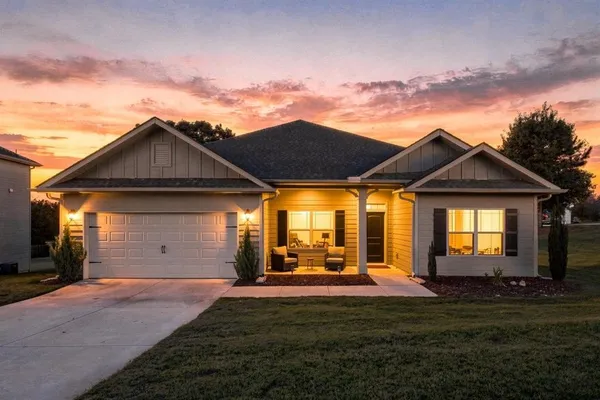 296 BROOKS VILLAGE DR