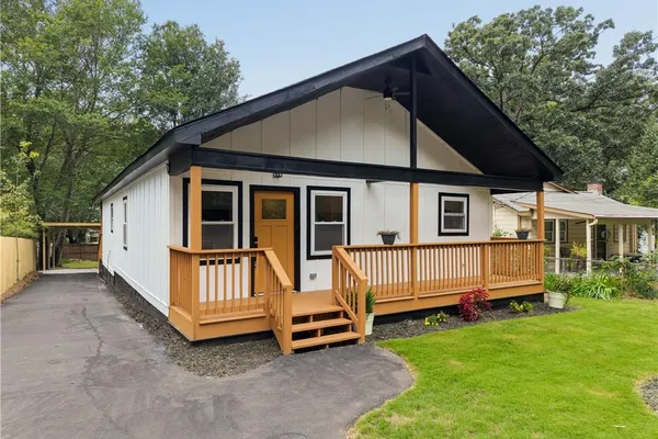 882 TANNER DR