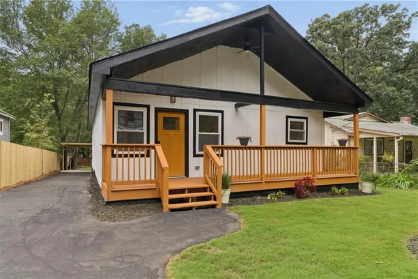 882 TANNER DR