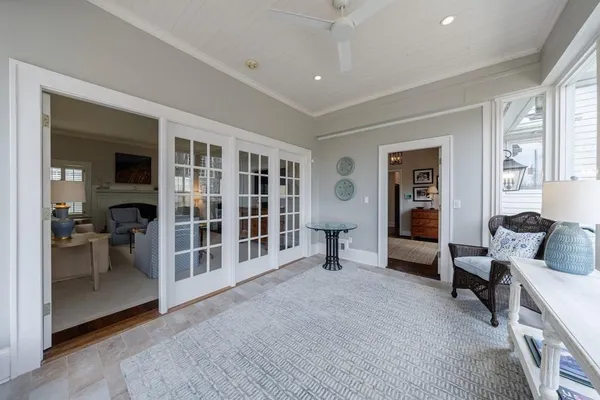 241 LAKEVIEW AVE