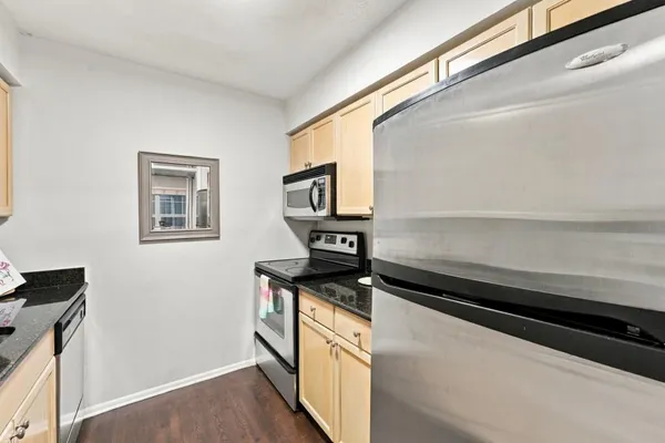 1150 COLLIER RD H10