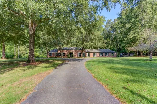 151 PINE FOREST DR