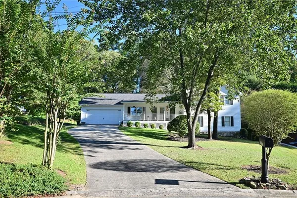 307 ROCKLAND WAY