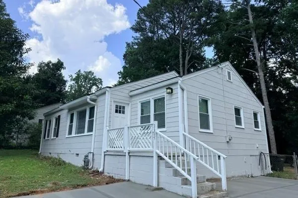 2005 BENSON AVE