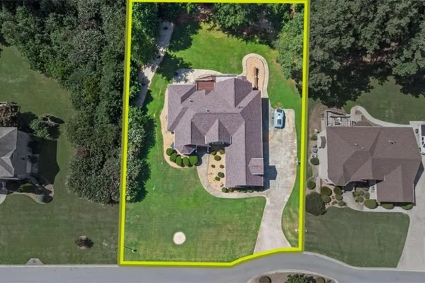 812 TREELINE DR