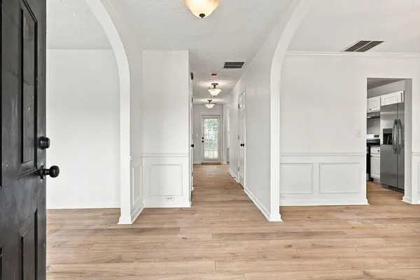 13 EQUESTRIAN WAY