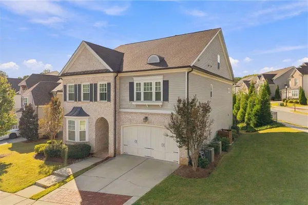 6585 CREEKVIEW CIR