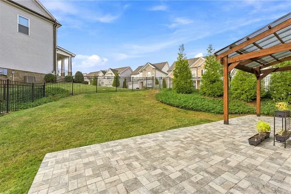 6585 CREEKVIEW CIR