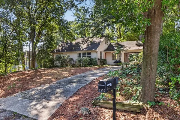 2552 RIDGEWOOD TER