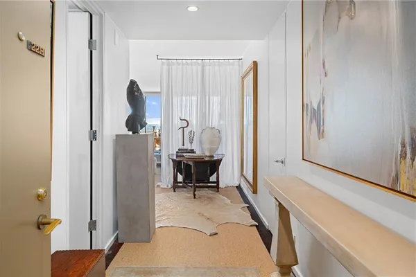 2575 PEACHTREE RD 22H