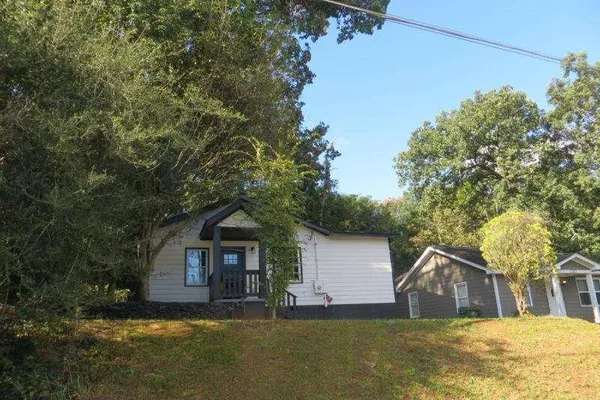 1761 RICHMOND AVE