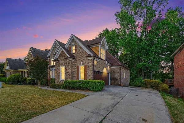 913 ARBOR DR