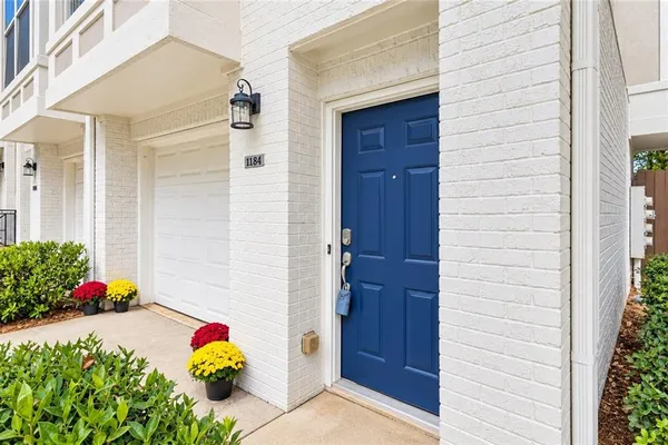 1184 VILLAGE CT