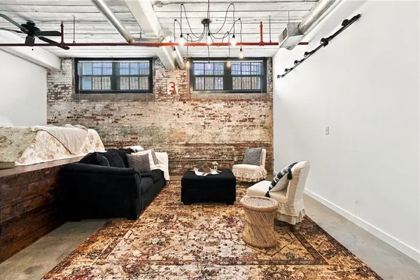 170 BOULEVARD SE 003E