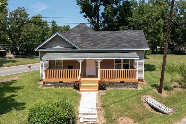 823 COOPER DR
