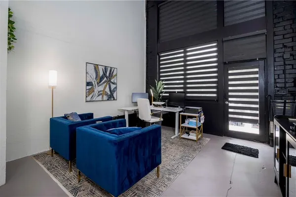 195 ARIZONA AVE 107