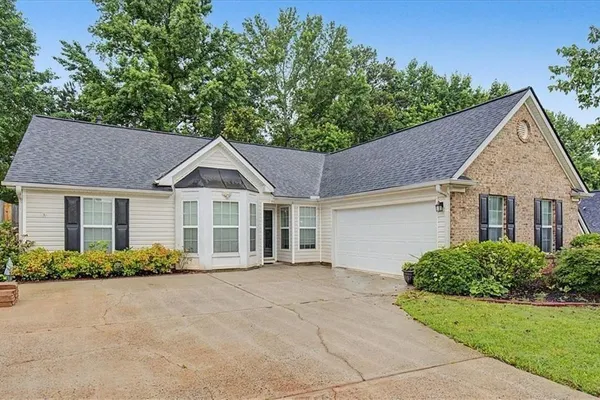 221 MOUNT LAUREL DR