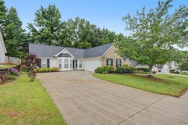 221 MOUNT LAUREL DR