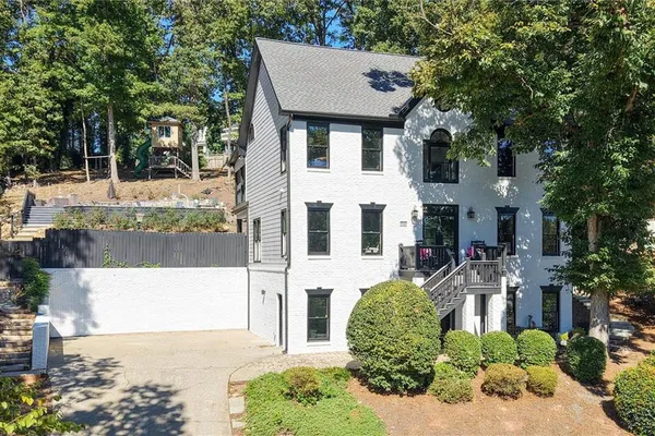 1040 LAUREL VALLEY DR
