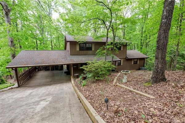 3257 MANOR RDG