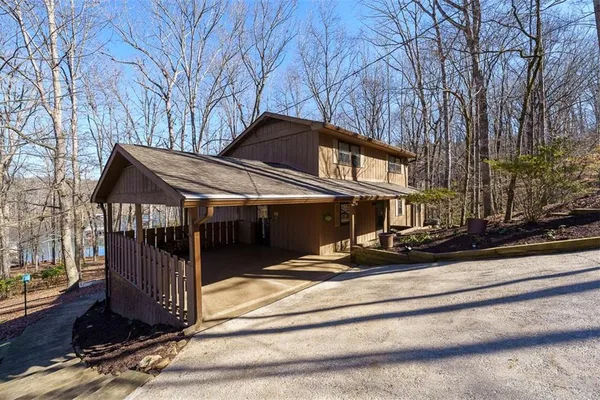 3257 MANOR RDG