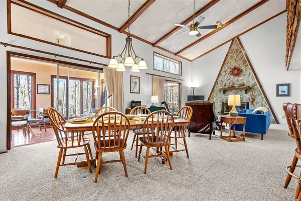 3257 MANOR RDG