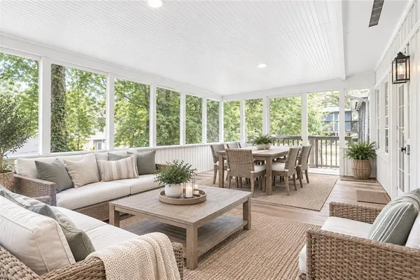 2426 WOODLAND DR