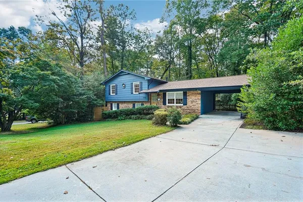 1110 CREEKDALE DR