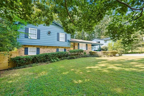 1110 CREEKDALE DR