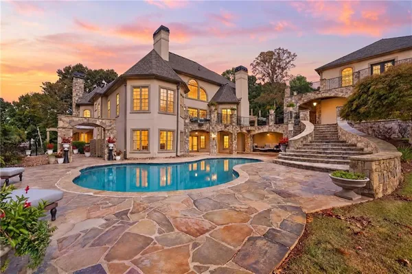 3245 TOWN MANOR CIR
