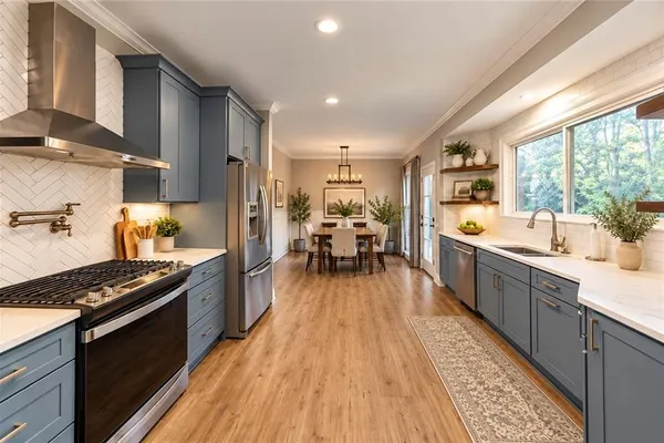 905 FERNWOOD RD