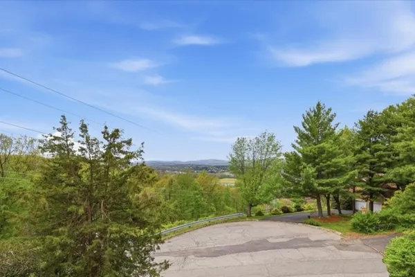 112 KNOB HILL RD