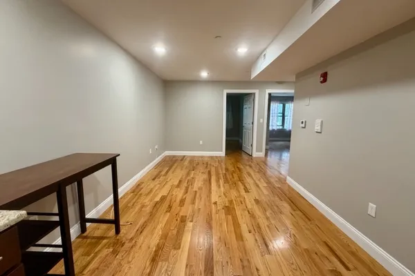 381 COMMUNIPAW AVE 1B
