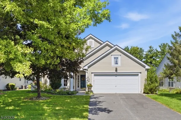 62 KENSINGTON CIR