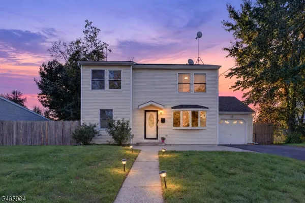 29 WINDSOR DR