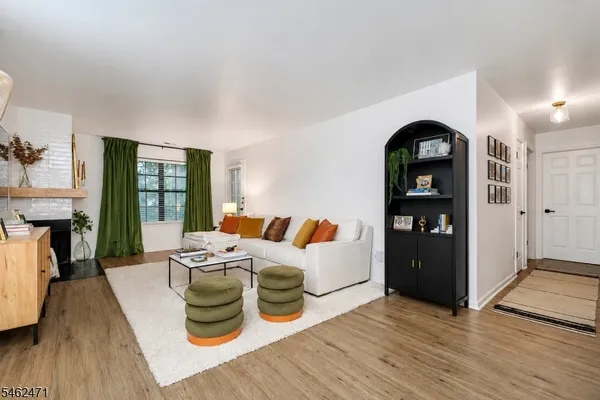 503 CHESTER CT
