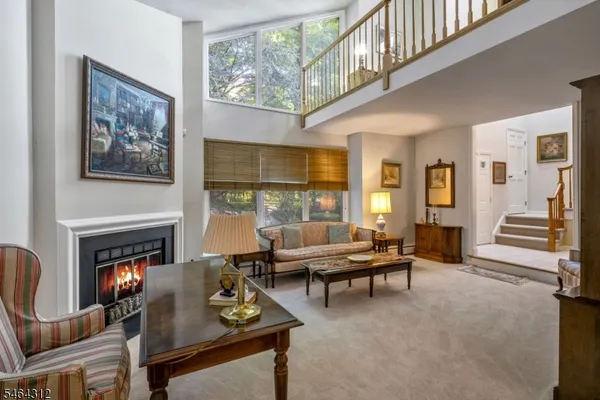 15 BENTLEY DR