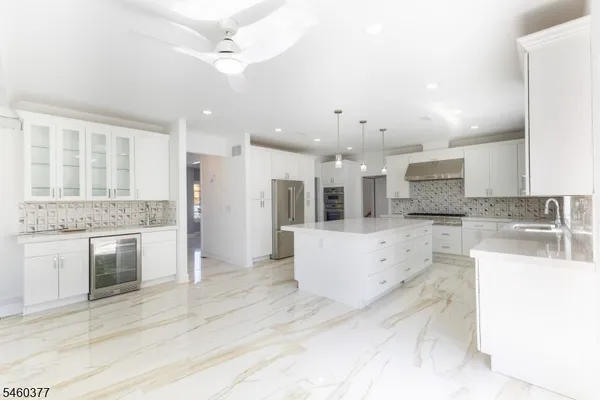 117 BERKLEY BLVD
