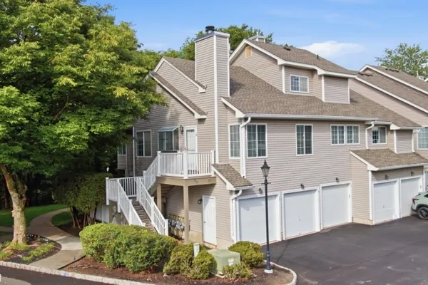 10 STEVENS CT