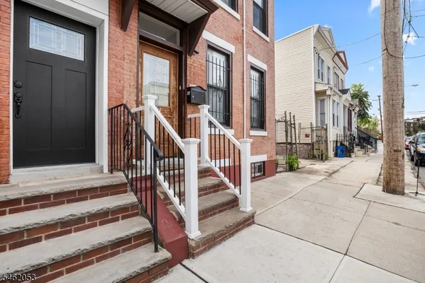 37 EMMET ST