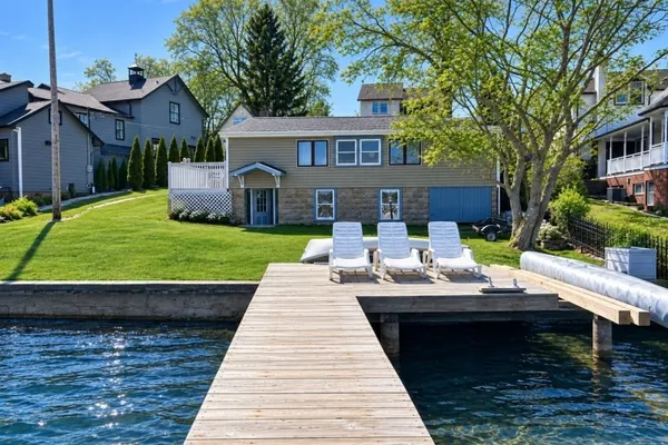 7 COTTAGE AVE