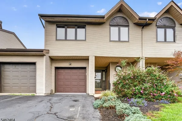 10 HEMLOCK CT