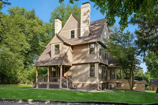 6 EDGEHILL RD