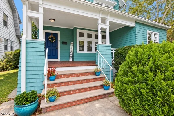 256 RUTLEDGE AVE