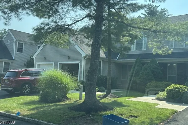 42 MYRTLE CT