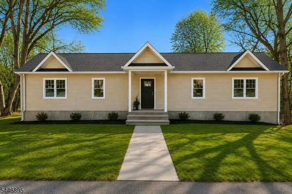 48 NORTHWOOD DR