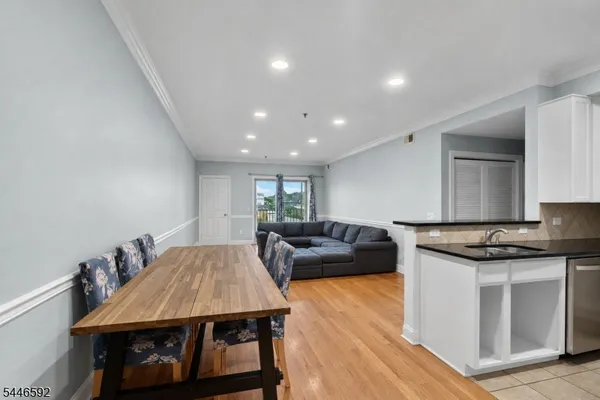 15 TICHENOR LN 403