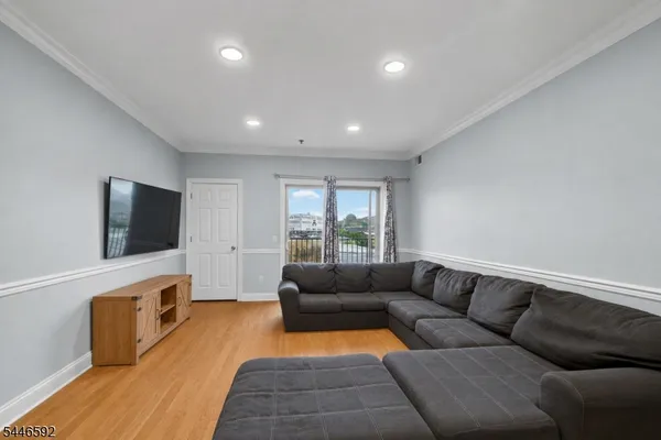 15 TICHENOR LN 403