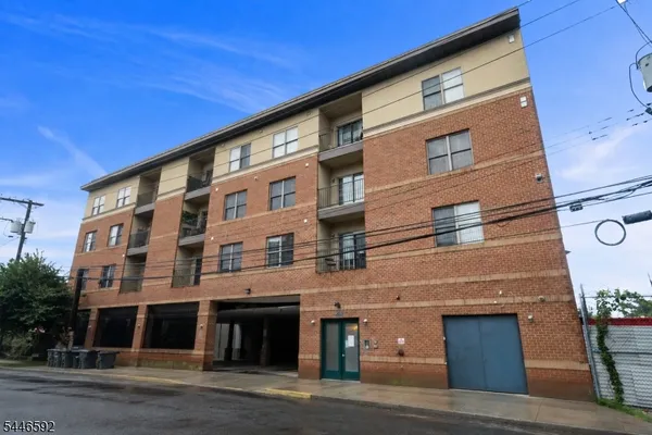 15 TICHENOR LN 403